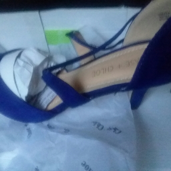 Shoes - Picture 3 of 4